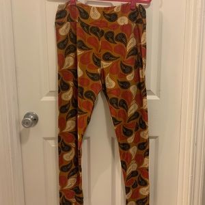 LULAROE Tall and Curvy Leggings
